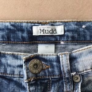 Mudd Distressed juniors